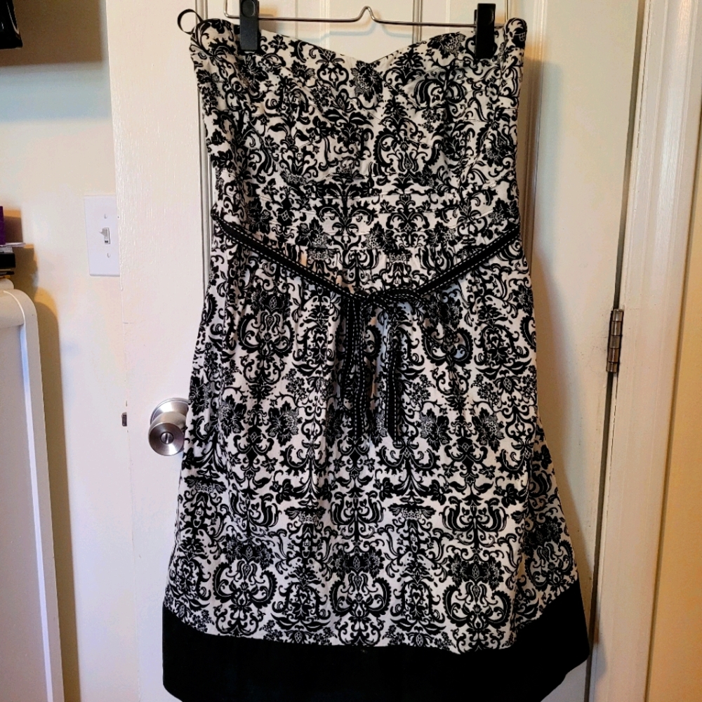 Fun, Flirty Torrid Strapless Dress